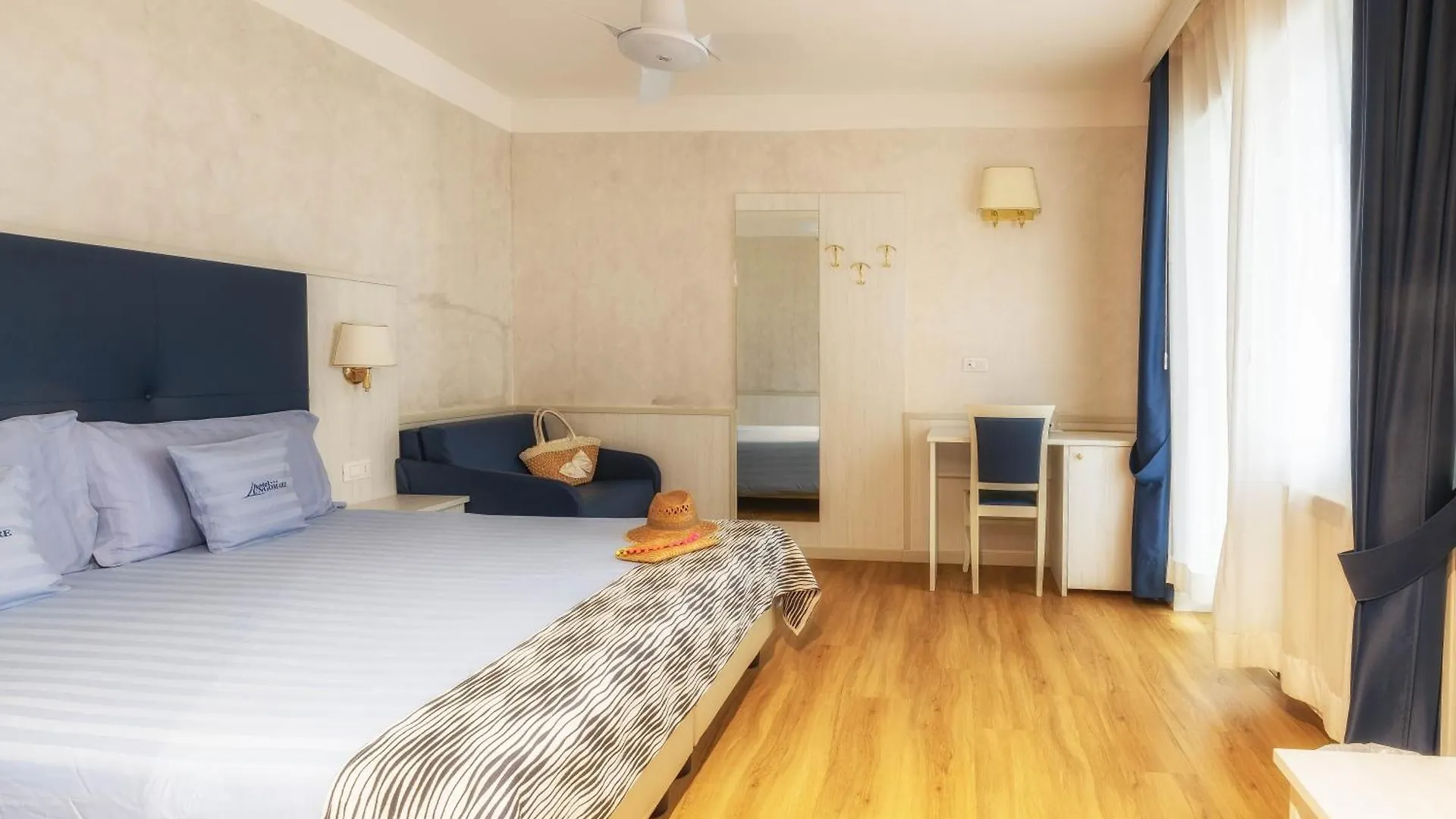 Hotel Lungomare Marina dʼMarina dʼAndora