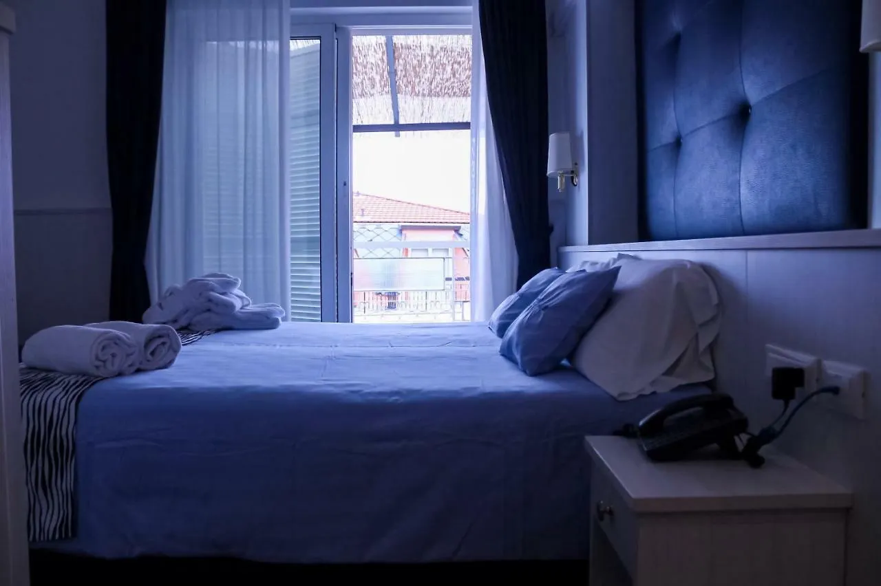 Hotel Lungomare Marina dʼMarina dʼAndora Italia