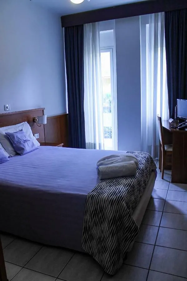 Hotel Lungomare Marina dʼMarina dʼAndora 4*,
